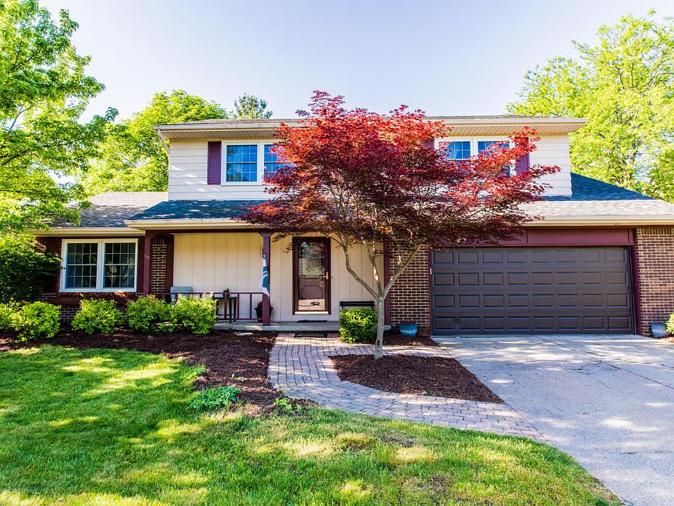 1st image of 2147 Riverwood Dr