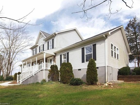 3rd image of 8025 Twin Oaks Lake Dr