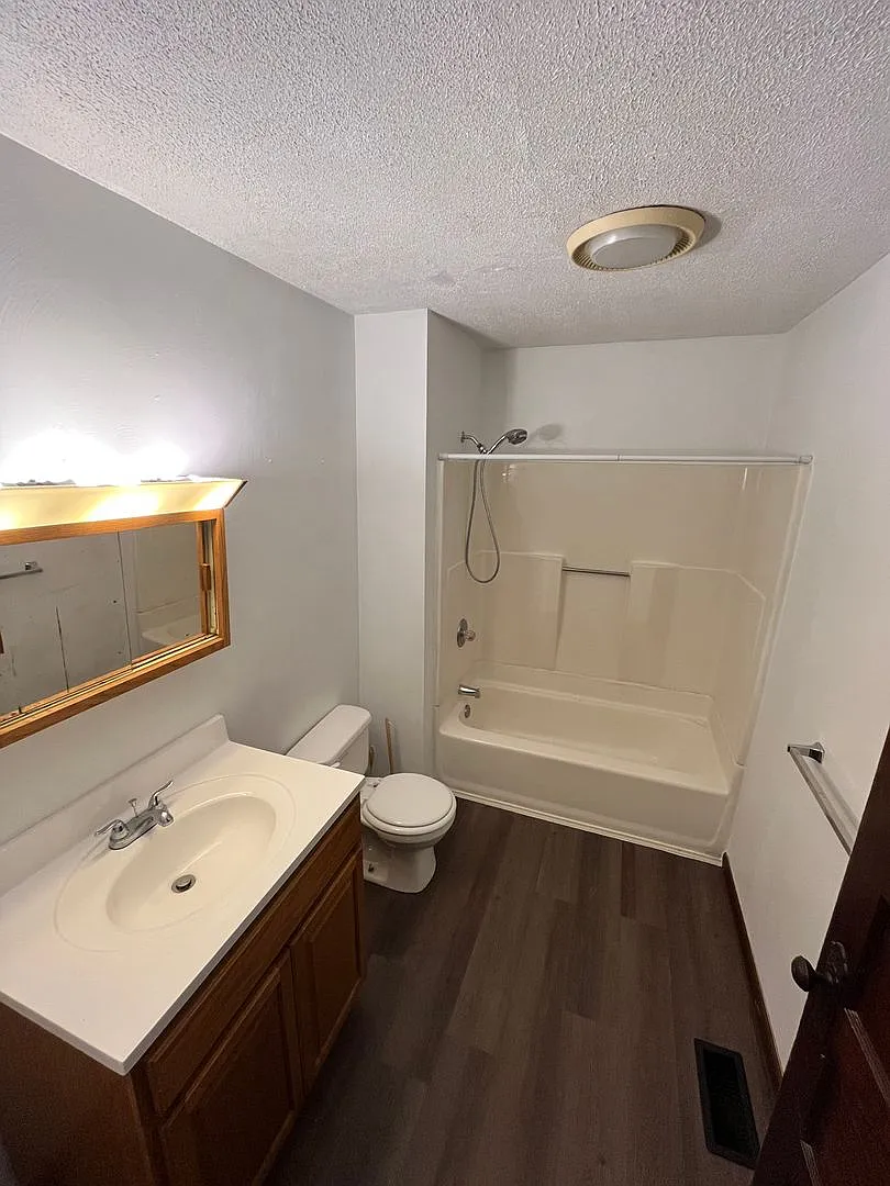 549 Pine Street — Photo 3
