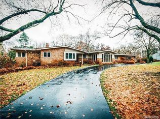 32820 Colony Hill Dr, Franklin, MI 48025