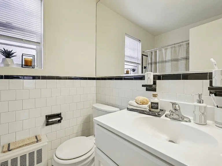 Battery Lane Apartments — Photo 13
