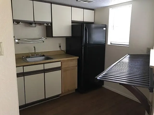 2500 Burleson Rd #312 — Photo 2