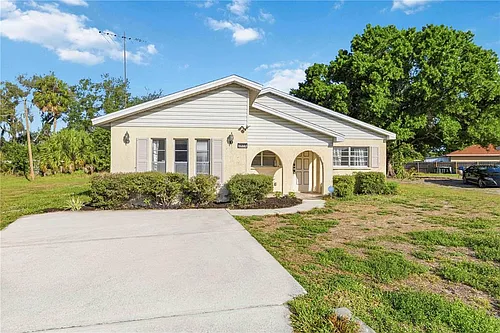 2615 9th Avenue Dr E Photo 1