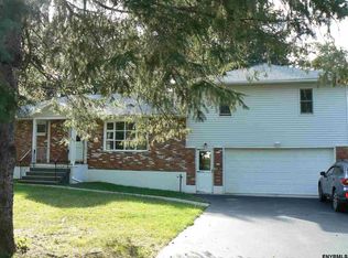 2 N Grandview Ter, Voorheesville, NY 12186