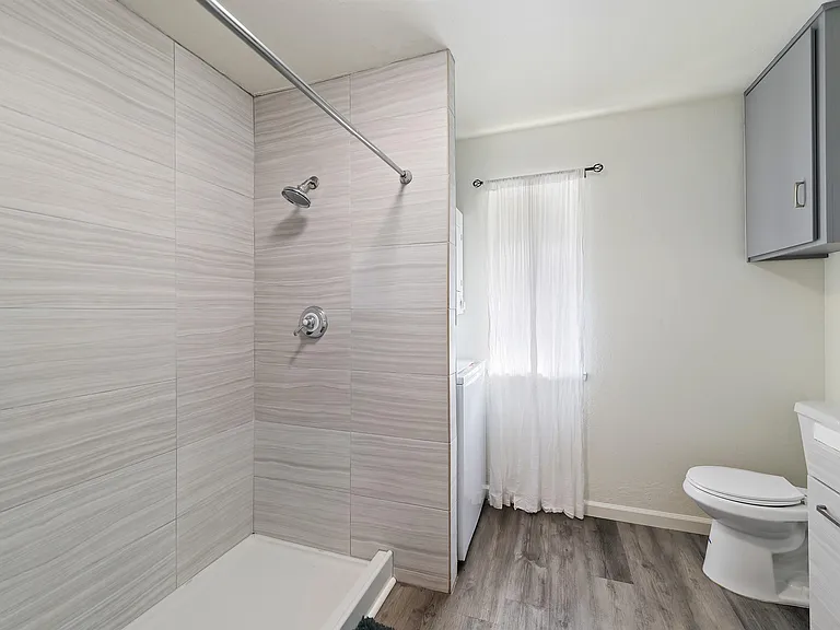 3849 Vineyard Ave #B — Photo 17