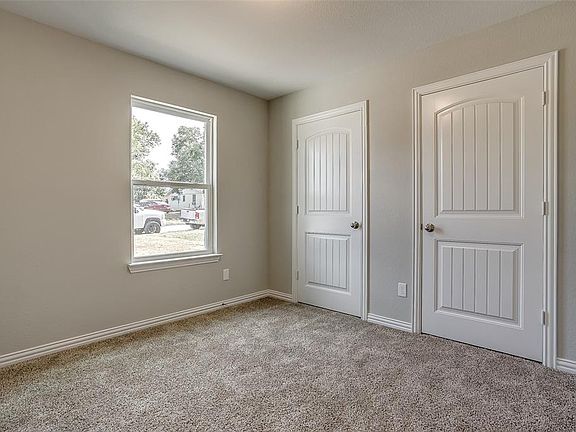 5th image of 1733 E Harvey Ave
