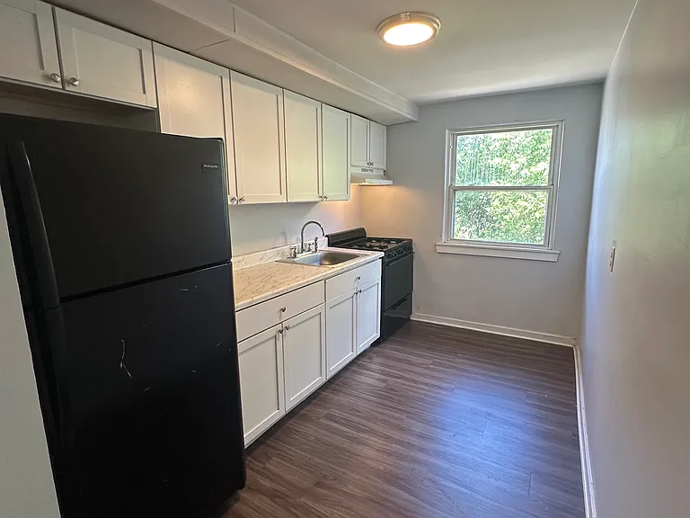 219 Main St #2 — Photo 6