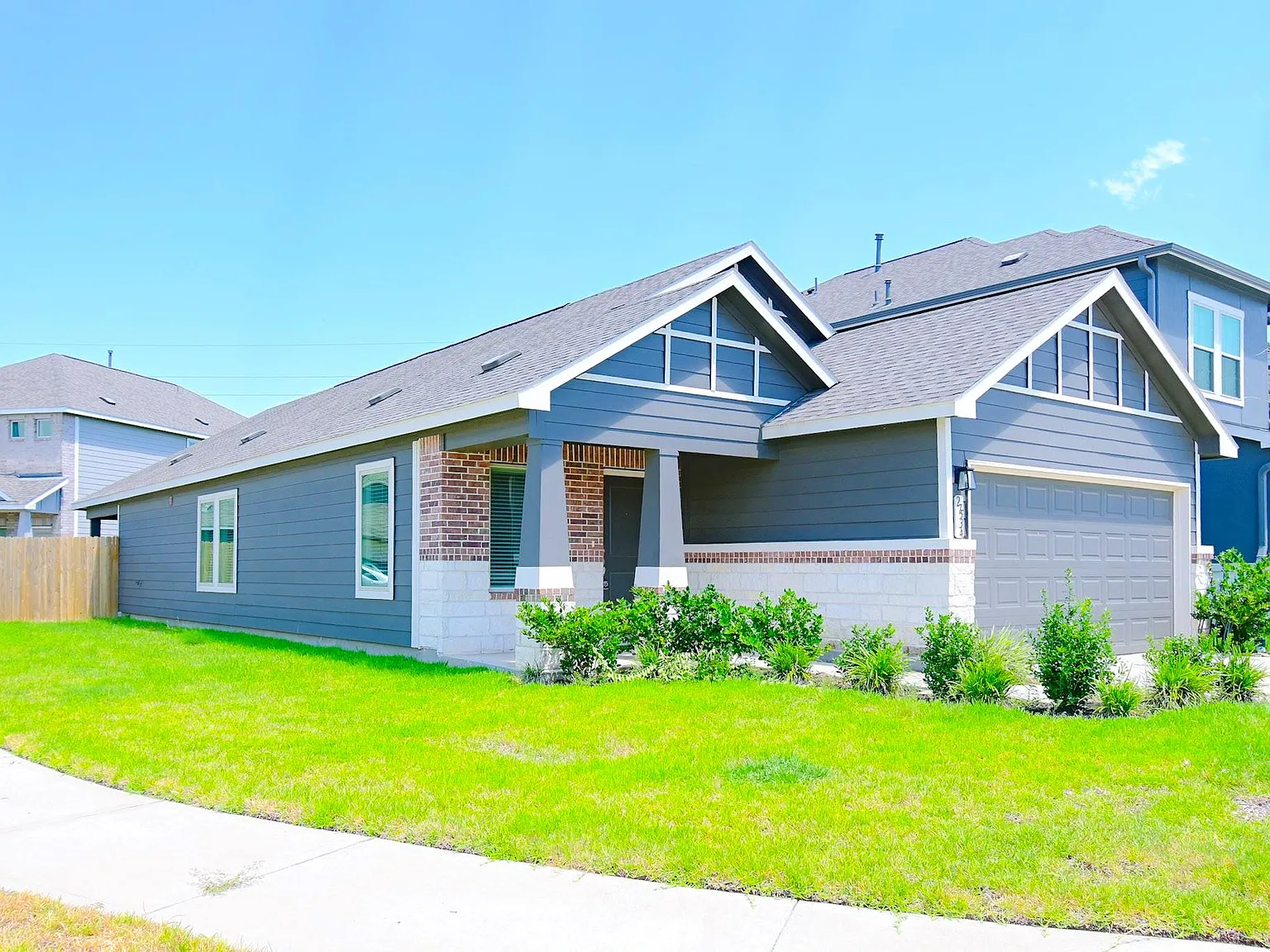 4 bed, 2.0 bath, 1648 sqft, $2,250 — Photo 3