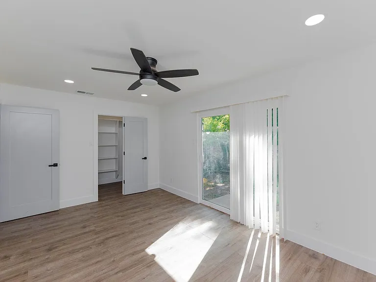 8405 Georgian Dr — Photo 19