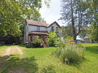 E7879 Mill Rd, Spring Green, WI 53588