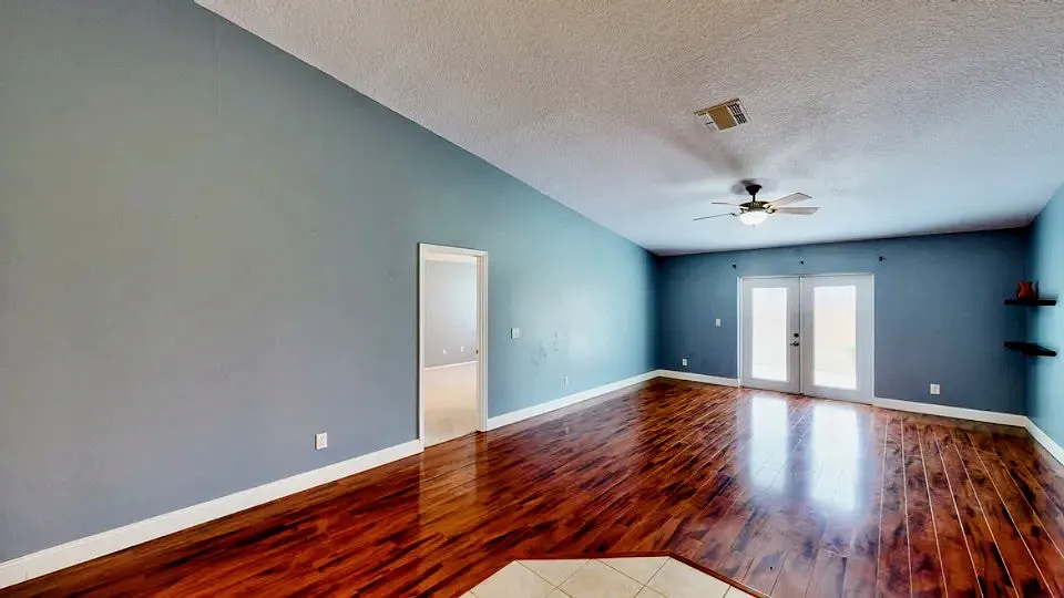 4 bed, 2487 sqft, $2,400 — Photo 4