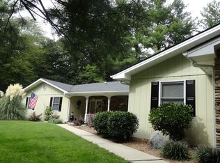 103 Castleton Ln, Hendersonville, NC 28791