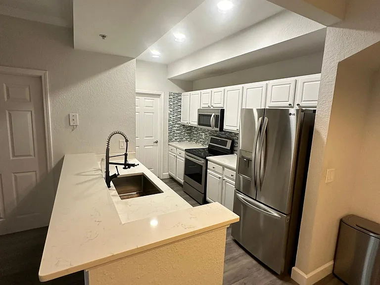 10075 Gate Pkwy N #103 — Photo 2