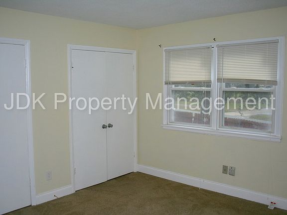 5th image of 300 E McPherson Dr APT 2