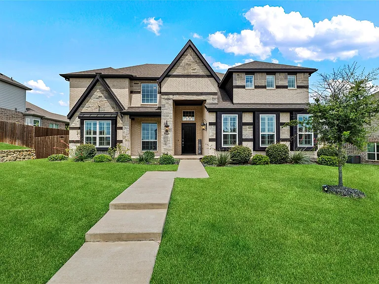 2305 Hickey Dr — Photo 1