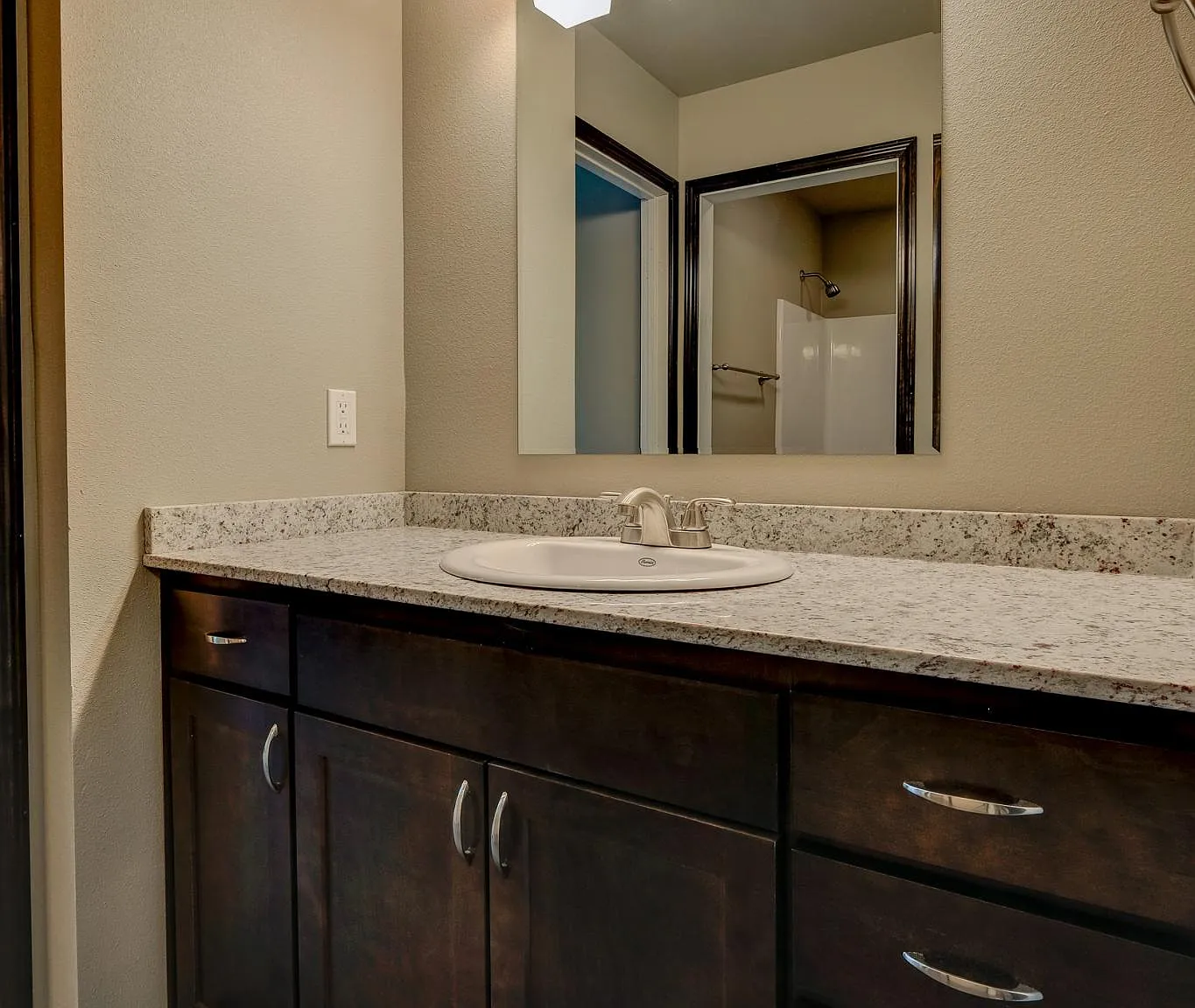 3 bed, 2.5 bath, 1500 sqft, $1,500 — Photo 4