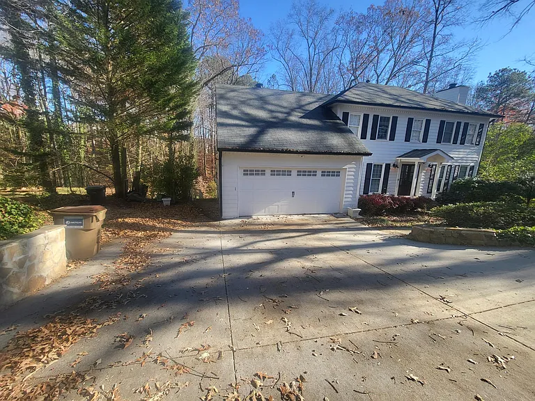4336 Fox Creek Dr — Photo 2