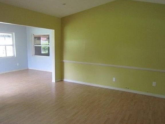 3rd image of 110 N Mercury Ave