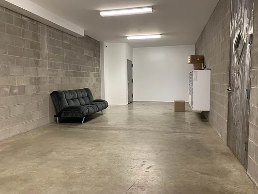 Rented by Flatiron Real Estate Advisors LLC | media 17