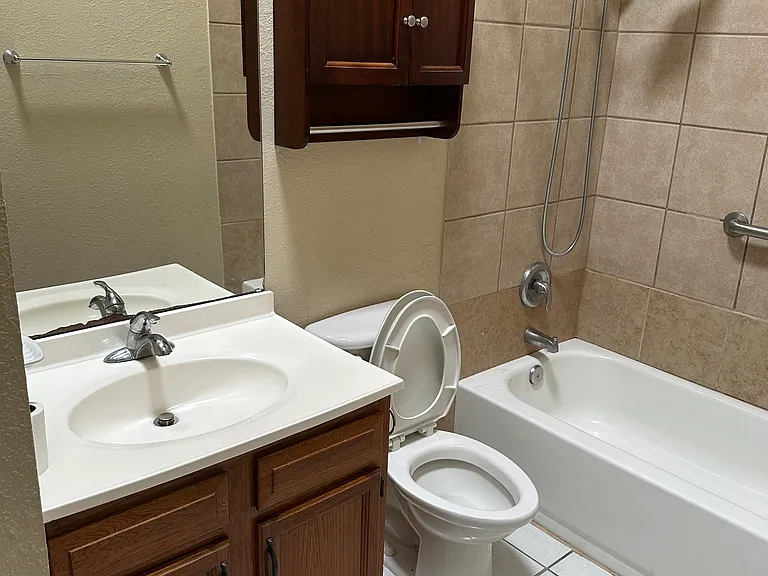 11381 Lake Erie Dr — Photo 4