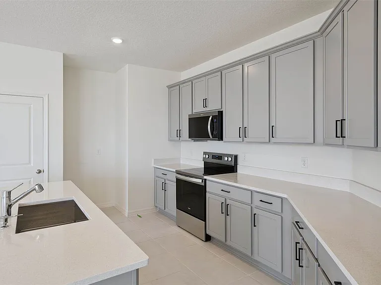 338 Ridgemark Ave — Photo 8