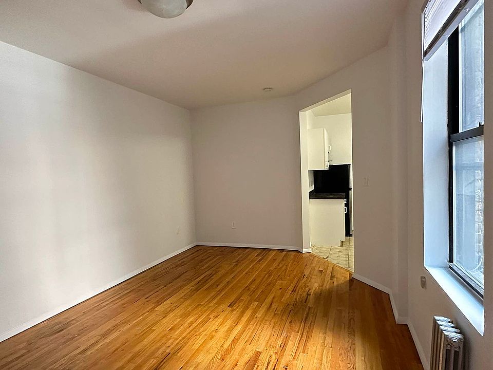 1st image of 54 Carmine St #7
