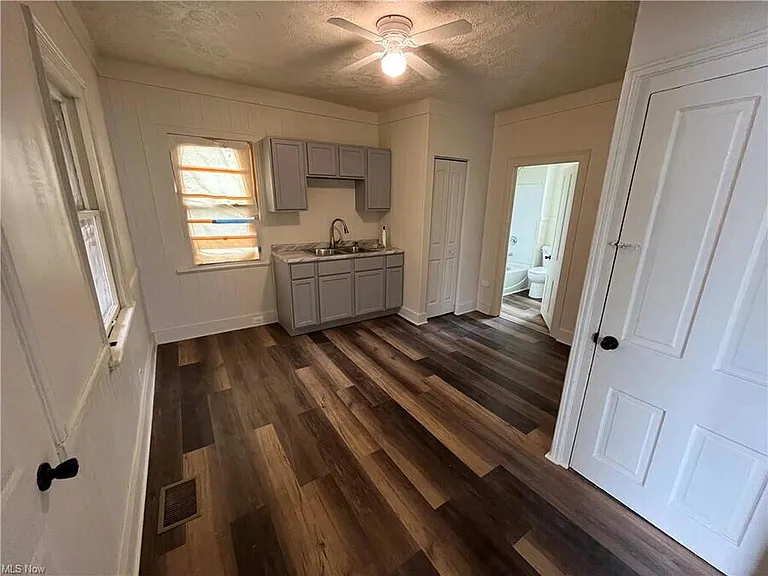 3460 Erin Ave — Photo 4