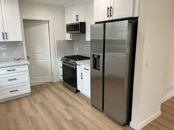 5th image of 831 E Santa Anita Ave