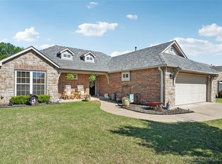 11207 S 278th East Ave, Coweta, OK 74429