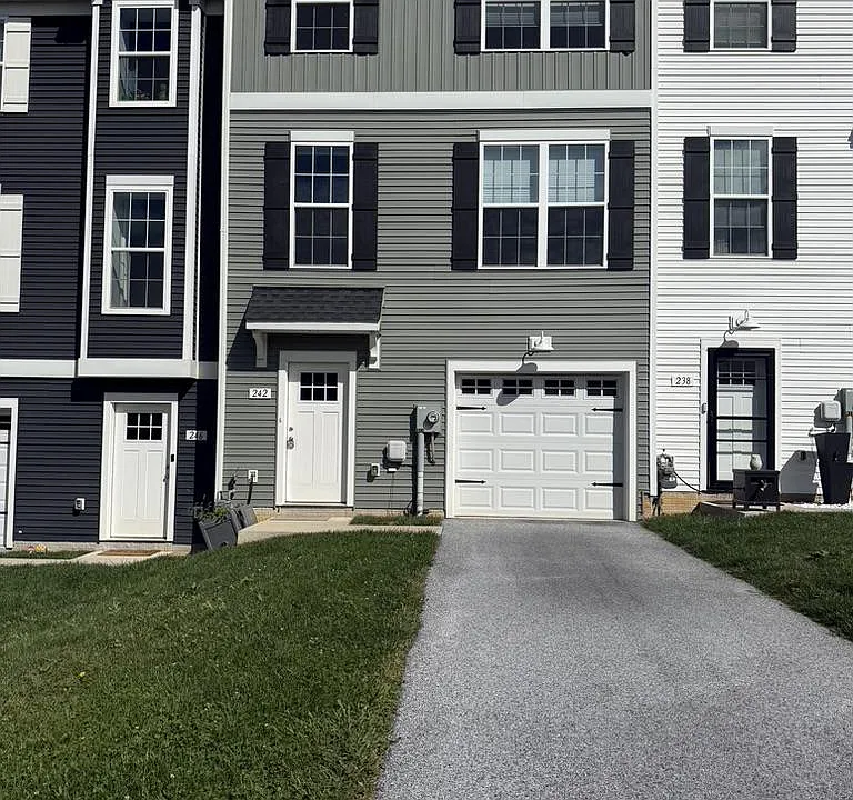 242 Hudson Blvd #3122
