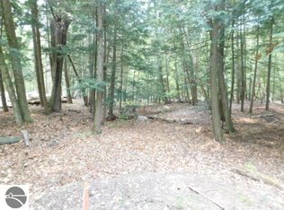 S Michaels Woods Trl, Maple City, MI 49664