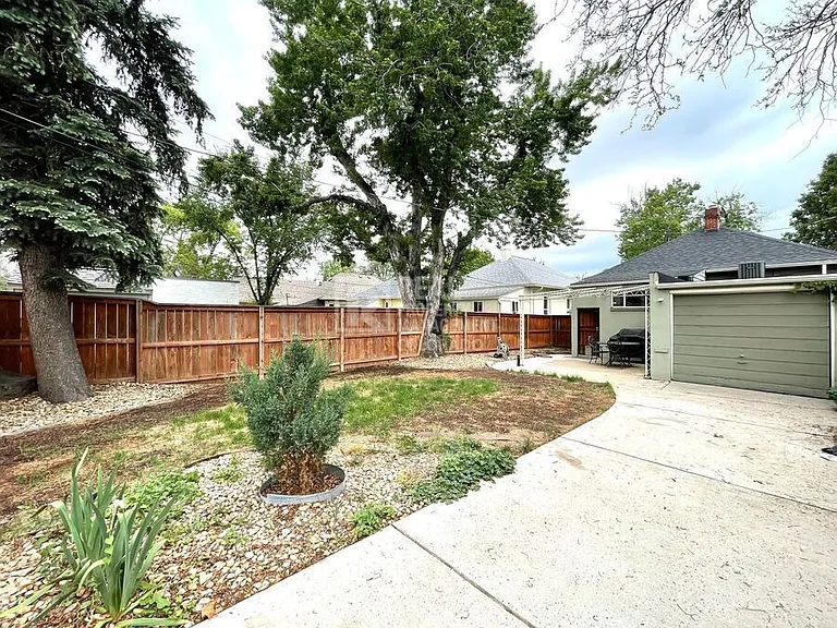1412 S Grant St — Photo 17