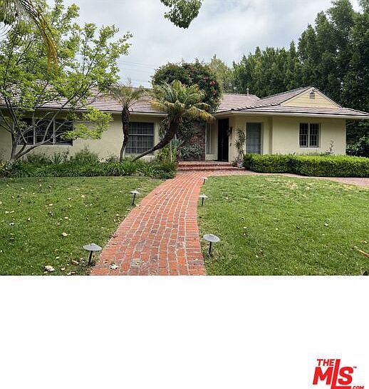 1st image of 512 N Maple Dr