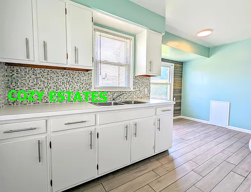 3113 Silverdale Ave Photo 1