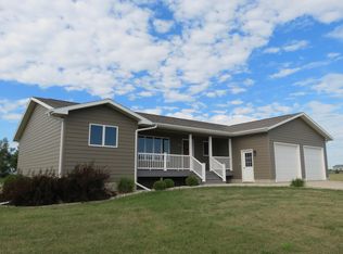 404 E 2nd St, White, SD 57276