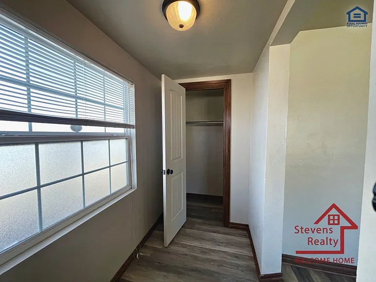 1604 NW Lindy Ave — Photo 3