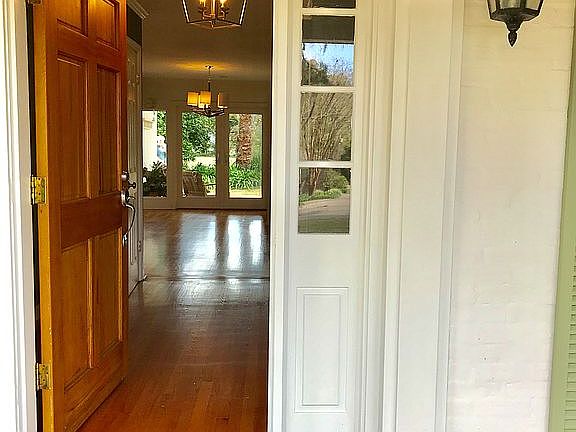 View thru entry & dining rm 