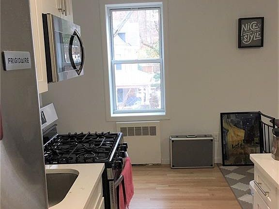 5th image of 1 Hawley Ter APT 6F