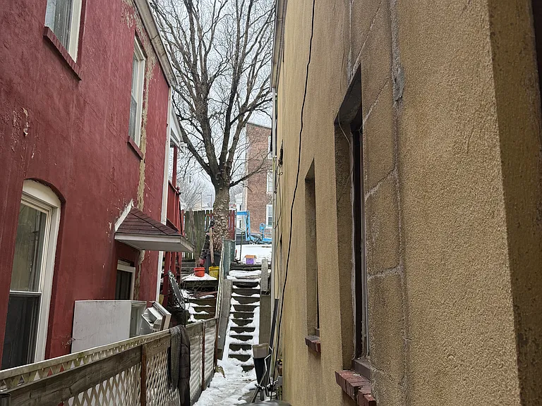 605 W Norwegian St #1 — Photo 8