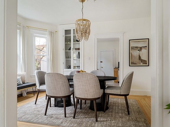 5th image of 7 Farragut Ave #1
