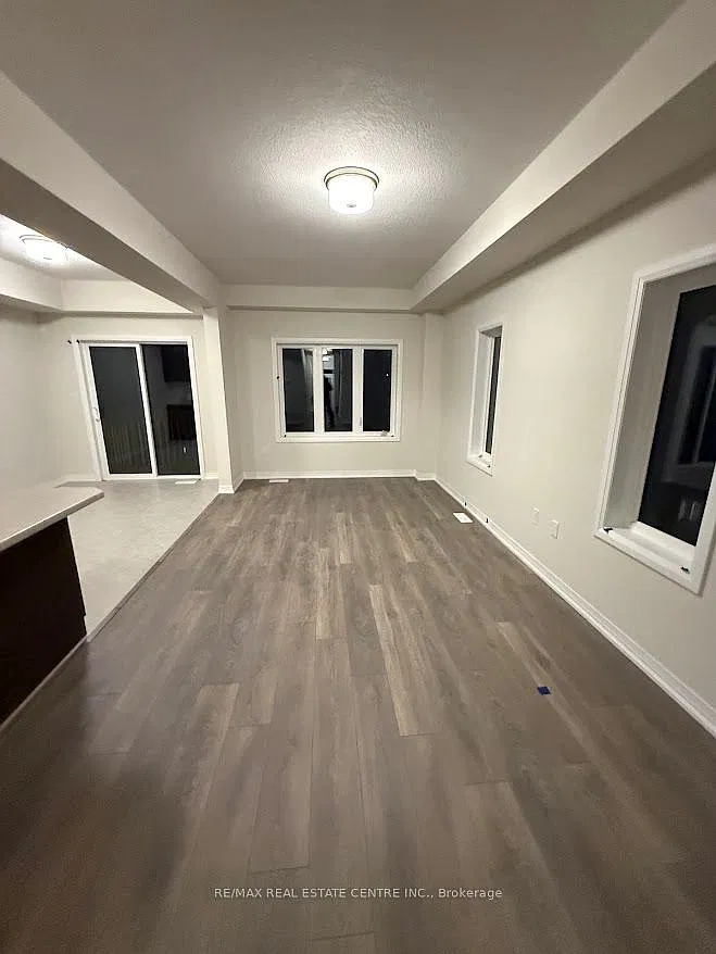 3 bed, $2,300 — Photo 4