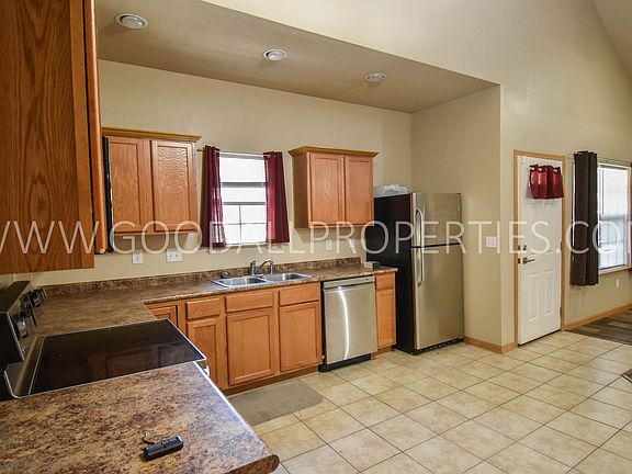 3rd image of 4307 154th St