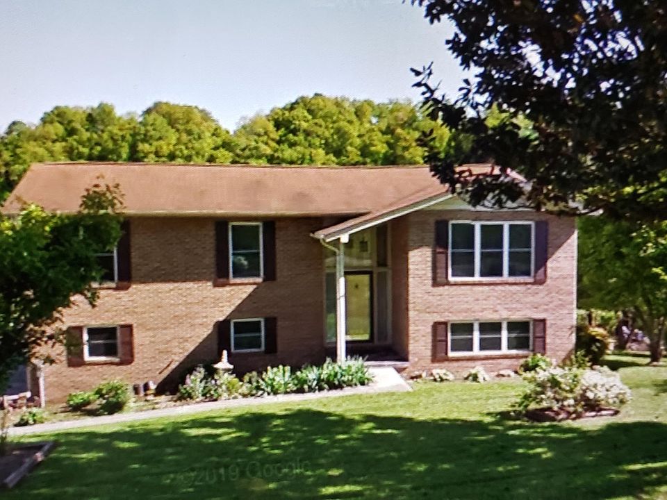 1st image of 606 Greenwood Dr