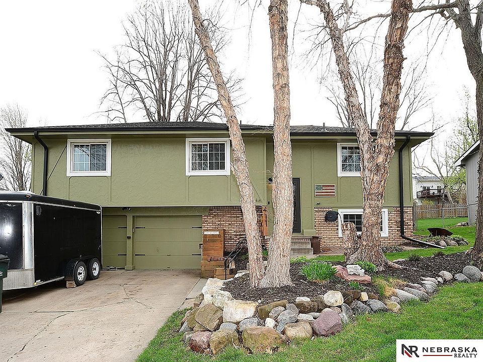 1st image of 411 Laredo Rd