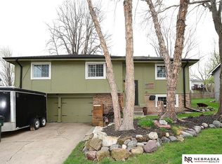 411 Laredo Rd, Papillion, NE 68046