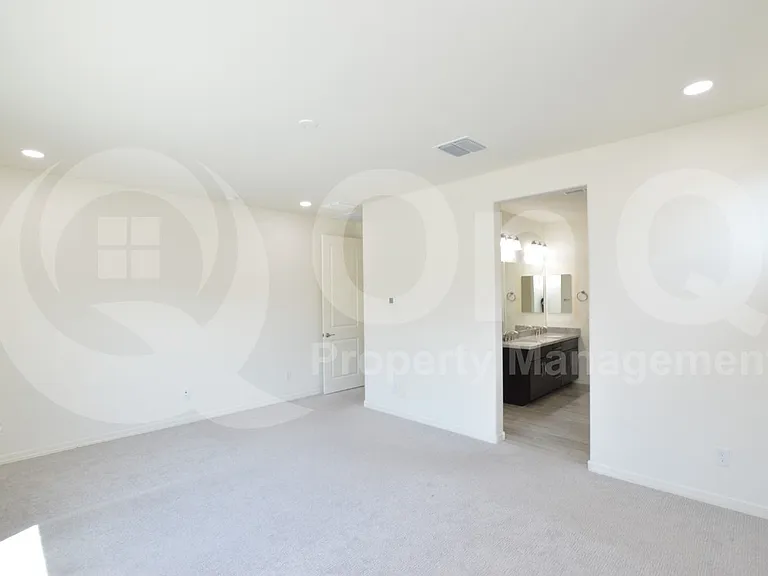 9114 S 167th Dr — Photo 10
