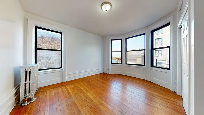 Rented by Bond New York | media 2