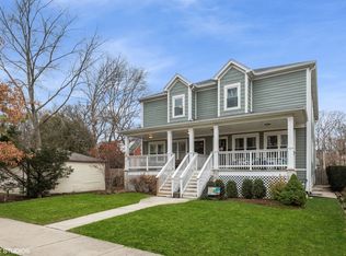 1141 Dewey Ave, Evanston, IL 60202