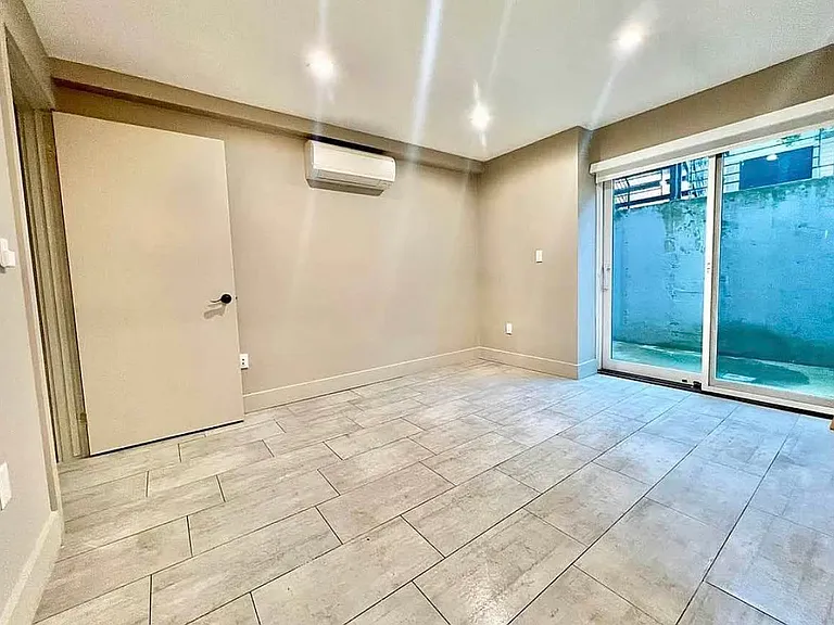 2809 Snyder Ave #B2 — Photo 9