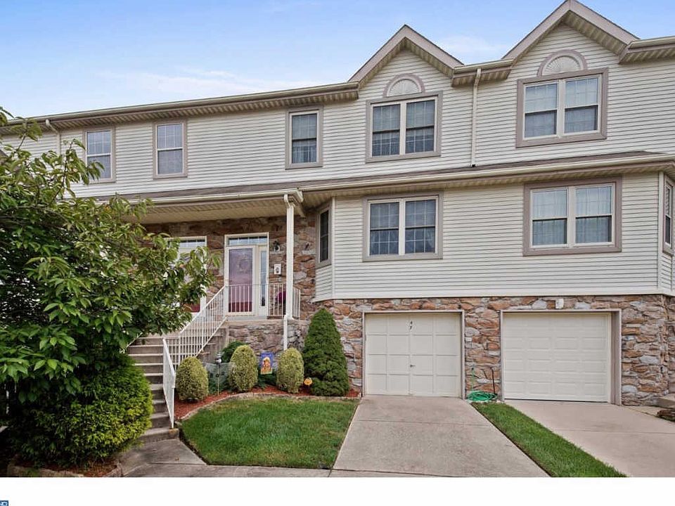 1st image of 47 Fox Meadow Dr